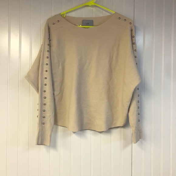 liv milano Sweaters - Liv Milano Beige Cropped Sweater with Embellished Studded Sleeves Large